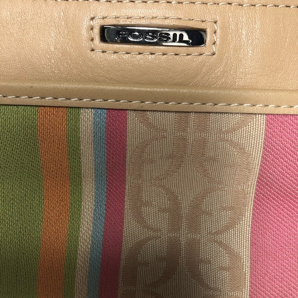 Fossil Wristlet Tan and Multi Pastel Colors Like New - Picture 8 of 10